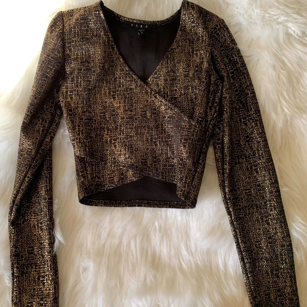 Long sleeve crop top